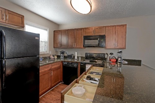 City center location with King bed - image 8