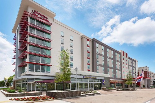 Hampton Inn & Suites Atlanta Buckhead Place - image 1