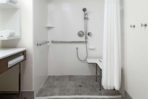 Hampton Inn & Suites Atlanta Buckhead Place - image 14
