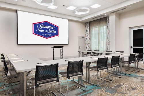 Hampton Inn & Suites Atlanta Buckhead Place - image 15