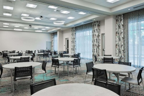 Hampton Inn & Suites Atlanta Buckhead Place - image 29