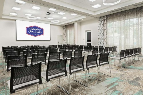 Hampton Inn & Suites Atlanta Buckhead Place - image 38