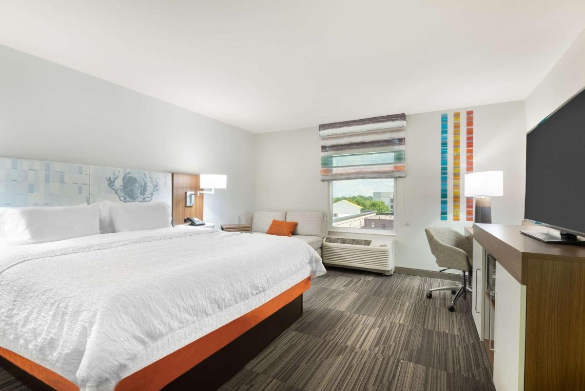 Hampton Inn & Suites Atlanta Buckhead Place - image 5