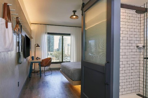 Moxy Atlanta Midtown - image 9