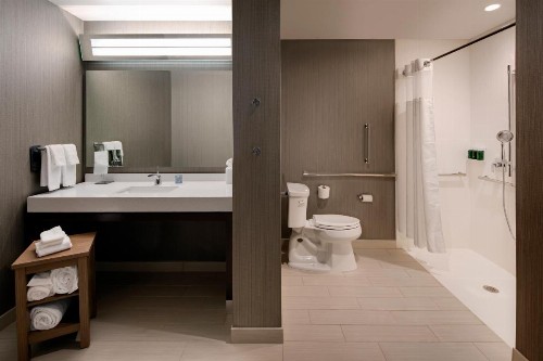 Courtyard by Marriott Atlanta Vinings/Galleria - image 2
