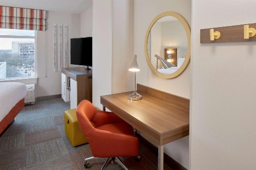 Hampton Inn & Suites Atlanta-Midtown Ga - image 22