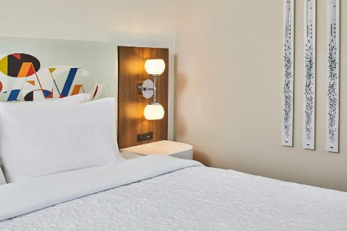 Hampton Inn & Suites Atlanta-Midtown Ga - image 26