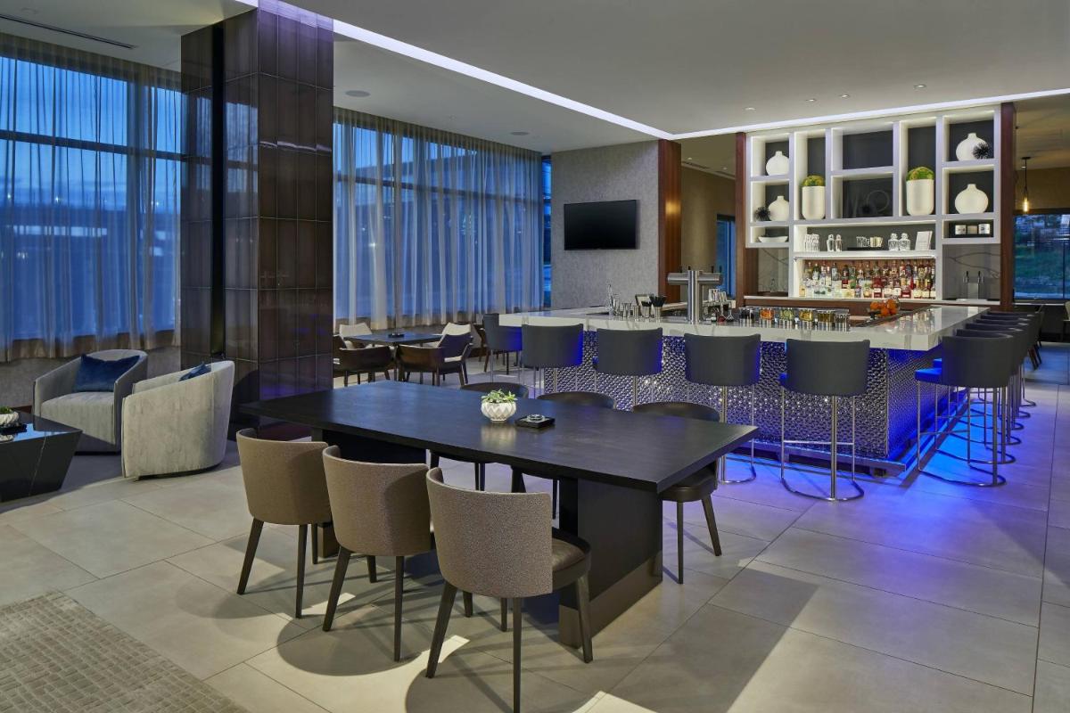 AC Hotel by Marriott Atlanta Airport Gateway - image 5