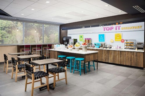 Tru By Hilton Atlanta Northlake Parkway Ga - image 9