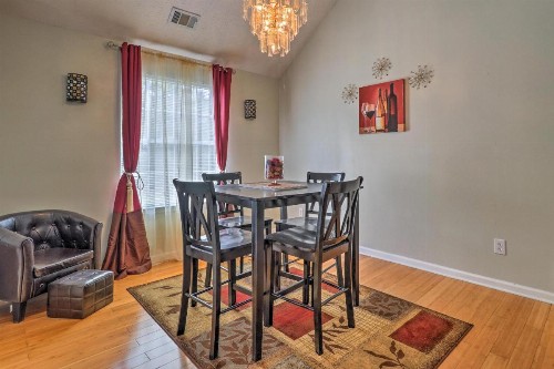 Classic Southern Family Home 7 Min to Atlanta! - image 11