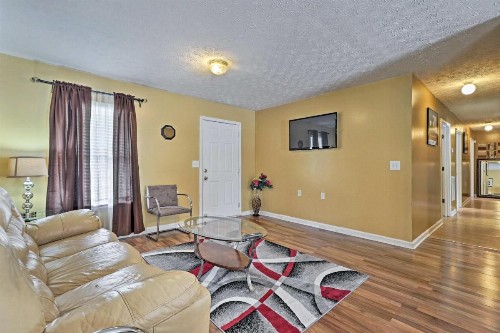 Quiet Atlanta Home about 15 Mins to Downtown and Airport! - image 8