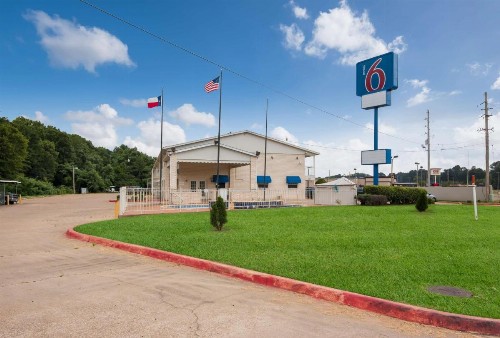 Motel 6-Atlanta TX - image 3