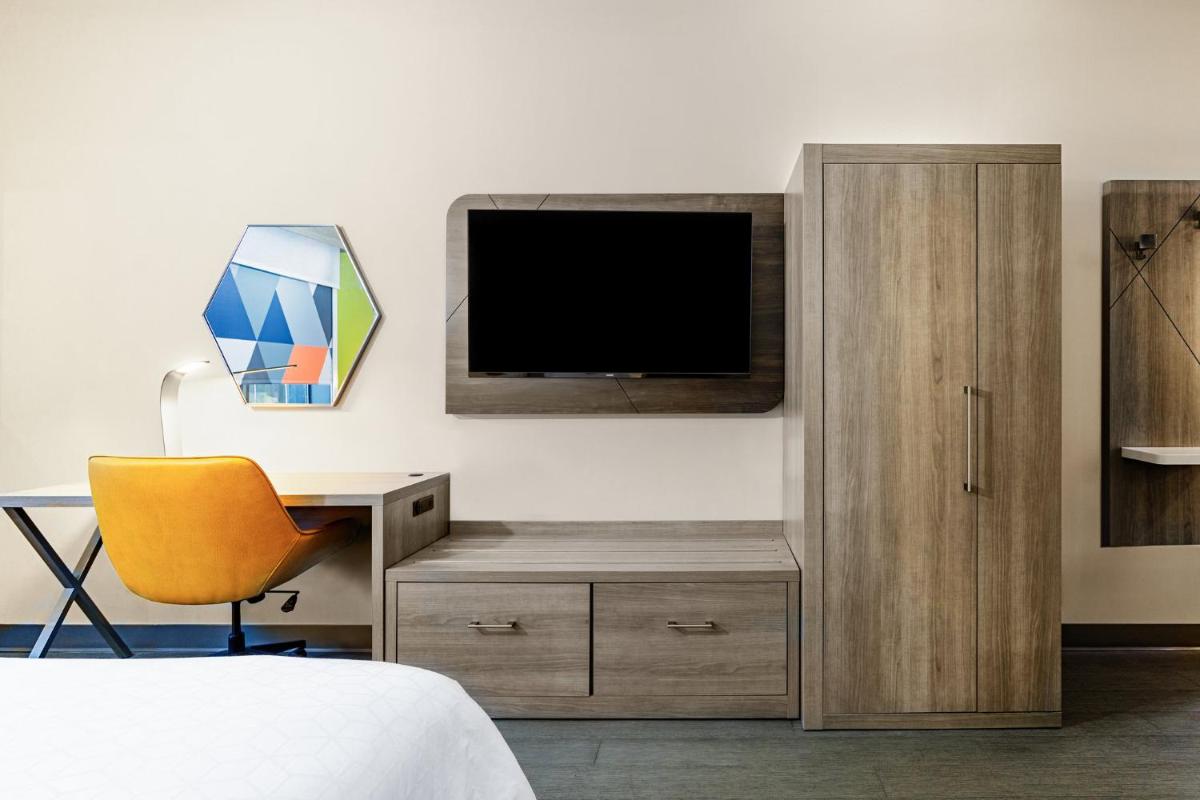 Holiday Inn Express Hotel & Suites Jacksonville - Mayport / Beach an IHG Hotel - image 6