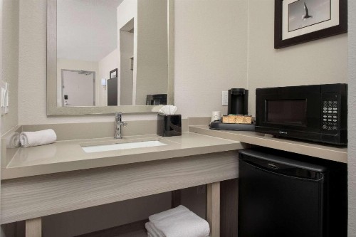 Quality Inn Atlantic Beach-Mayo Clinic Jax Area - image 17