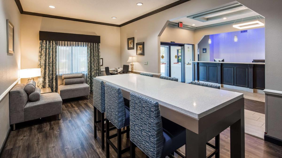 Best Western Mayport Inn and Suites - image 4