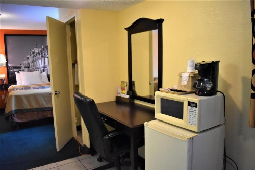 Super 8 by Wyndham Atlantic City - image 10