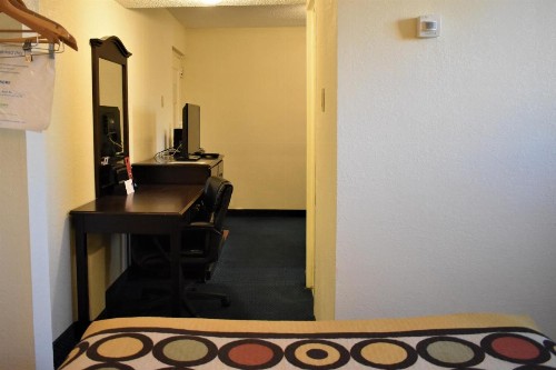 Super 8 by Wyndham Atlantic City - image 11