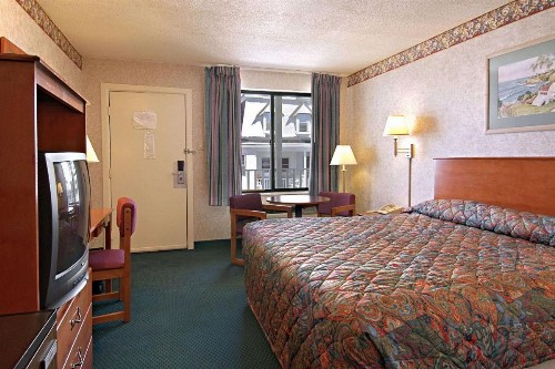 Super 8 by Wyndham Atlantic City - image 2