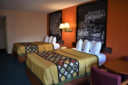 Super 8 by Wyndham Atlantic City - image 4