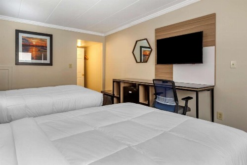 Rodeway Inn Oceanview - image 9