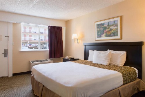 Atlantic Motor Inn Near Boardwalk - image 17