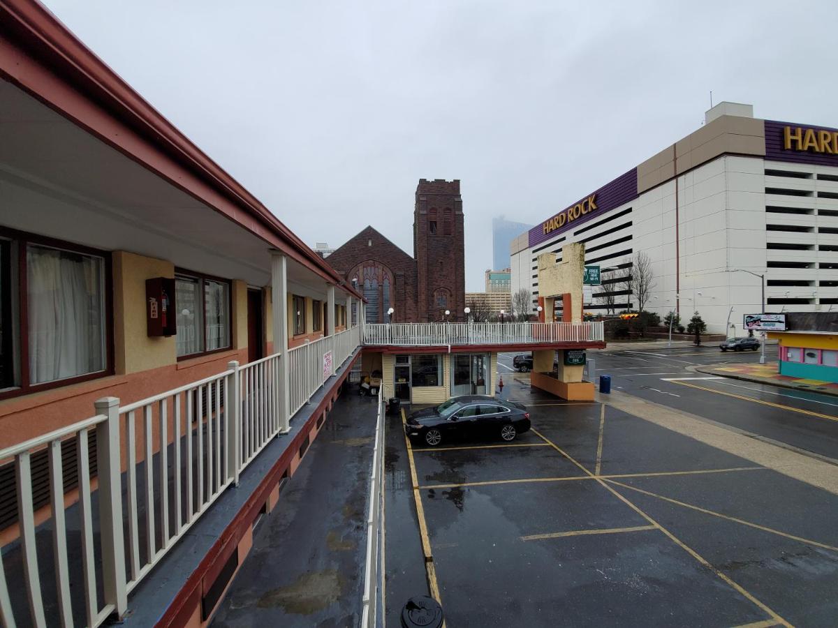 Atlantic Motor Inn Near Boardwalk - image 2
