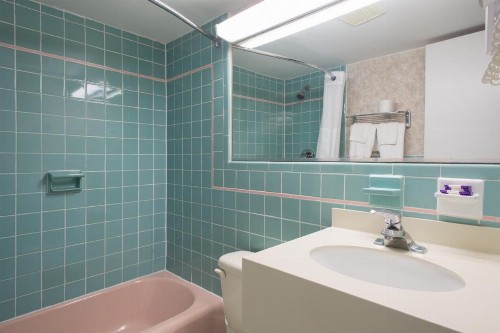 Atlantic Motor Inn Near Boardwalk - image 25