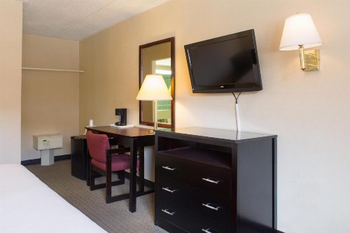 Atlantic Motor Inn Near Boardwalk - image 29