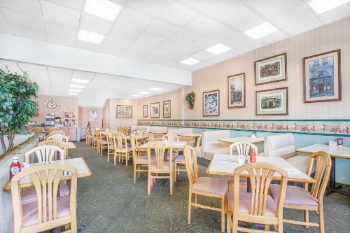Howard Johnson by Wyndham Atlantic City - image 28
