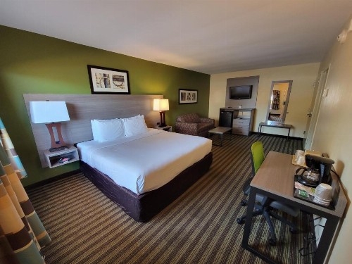 Quality Inn Flamingo - image 14
