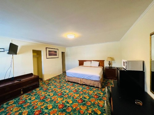 Sunset Inn - 2 - image 33