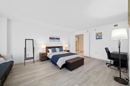 Modern 2BR 3BA Condo on the Boardwalk by CozySuites - image 7