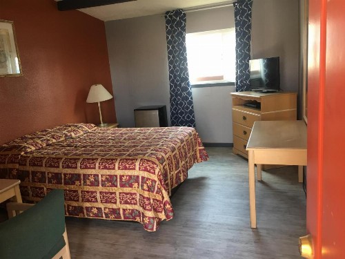 Valley Motel - image 10