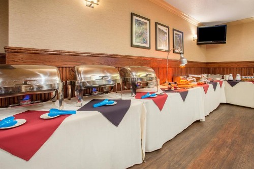 Holiday Inn Auburn an IHG Hotel - image 17