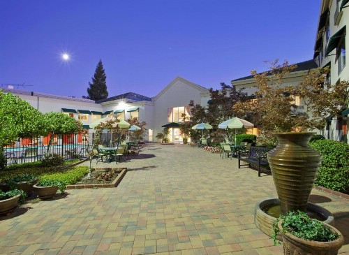 Holiday Inn Auburn an IHG Hotel - image 4