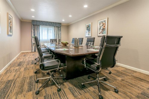 Holiday Inn Auburn an IHG Hotel - image 5