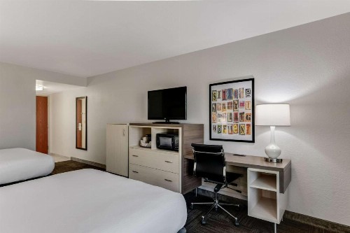 Best Western Auburndale Inn & Suites - image 25