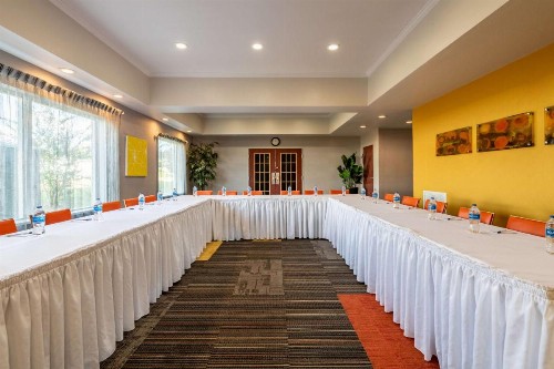 Best Western Auburndale Inn & Suites - image 36