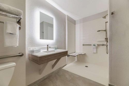 Best Western Auburndale Inn & Suites - image 38