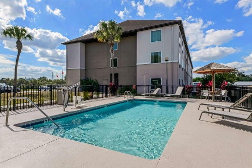 Best Western Auburndale Inn & Suites - image 43