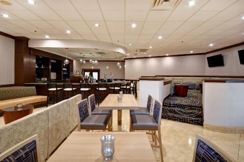 DoubleTree by Hilton Augusta - image 11