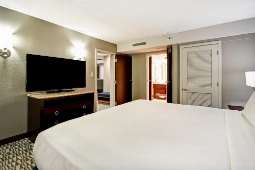 DoubleTree by Hilton Augusta - image 23