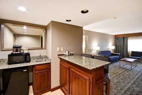 DoubleTree by Hilton Augusta - image 25