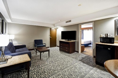 DoubleTree by Hilton Augusta - image 27