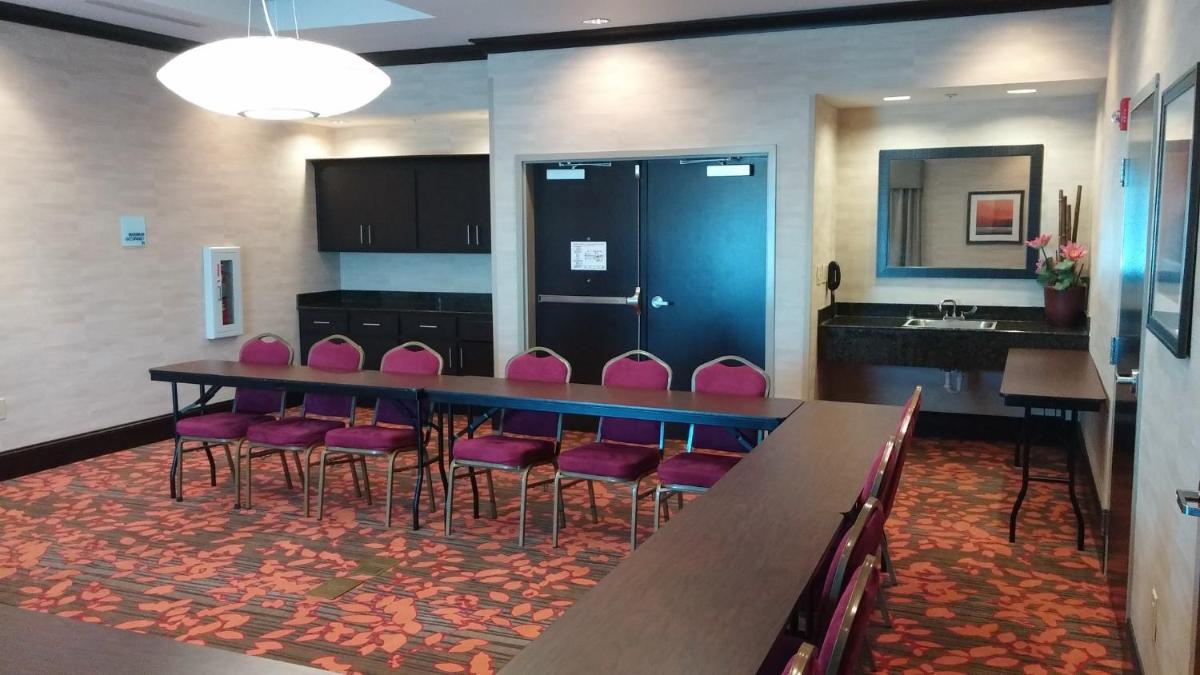 Holiday Inn Express Augusta North an IHG Hotel - image 4