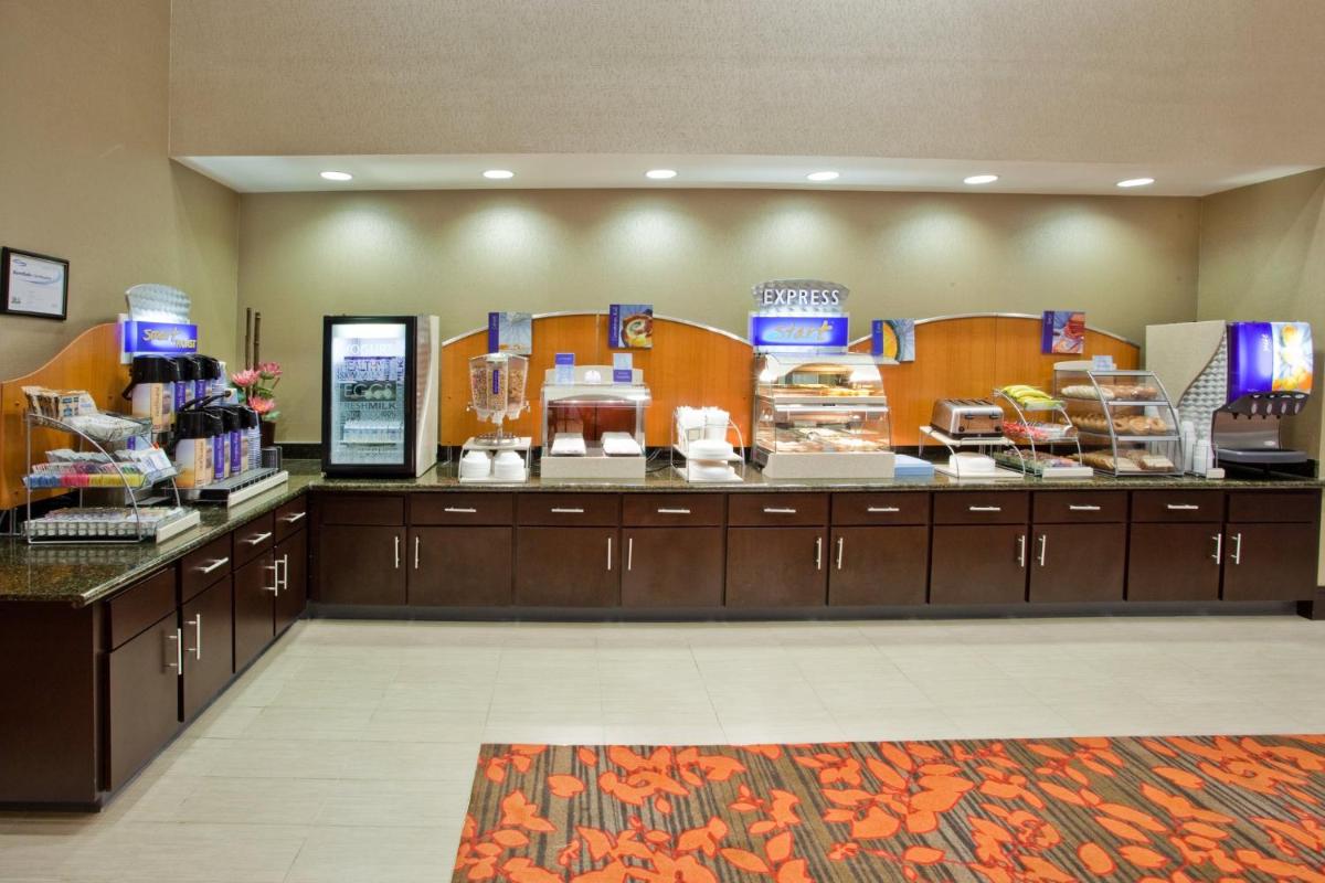 Holiday Inn Express Augusta North an IHG Hotel - image 7