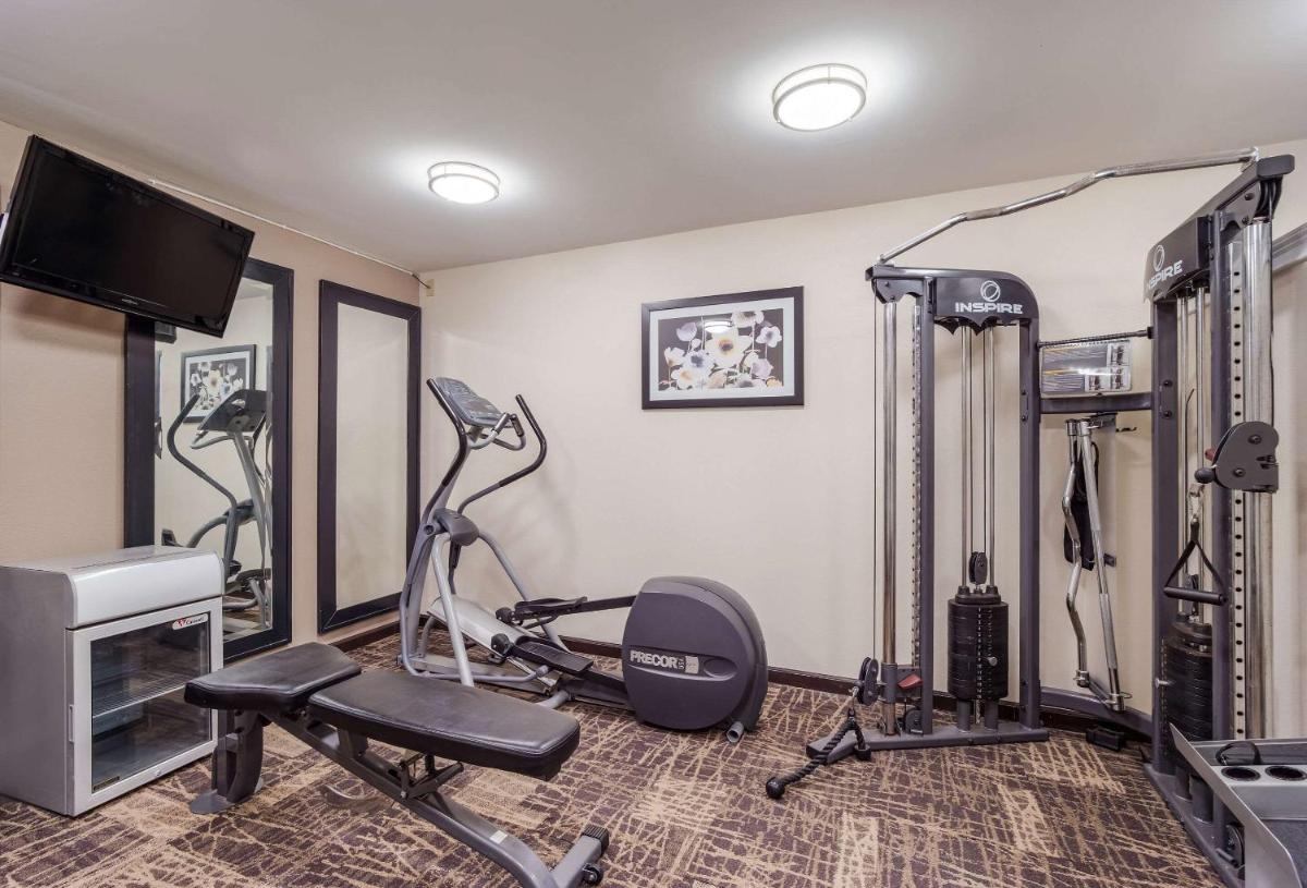 Quality Inn & Suites - image 2