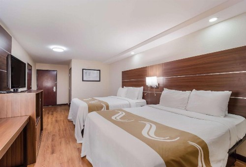 Quality Inn & Suites - image 23