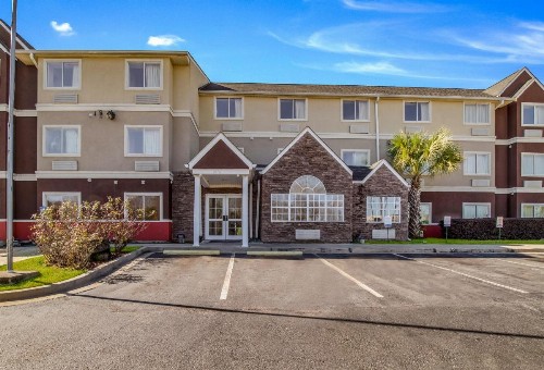 Quality Inn & Suites - image 44
