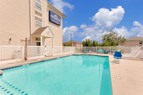 Microtel Inn & Suites by Wyndham Augusta/Riverwatch - image 4